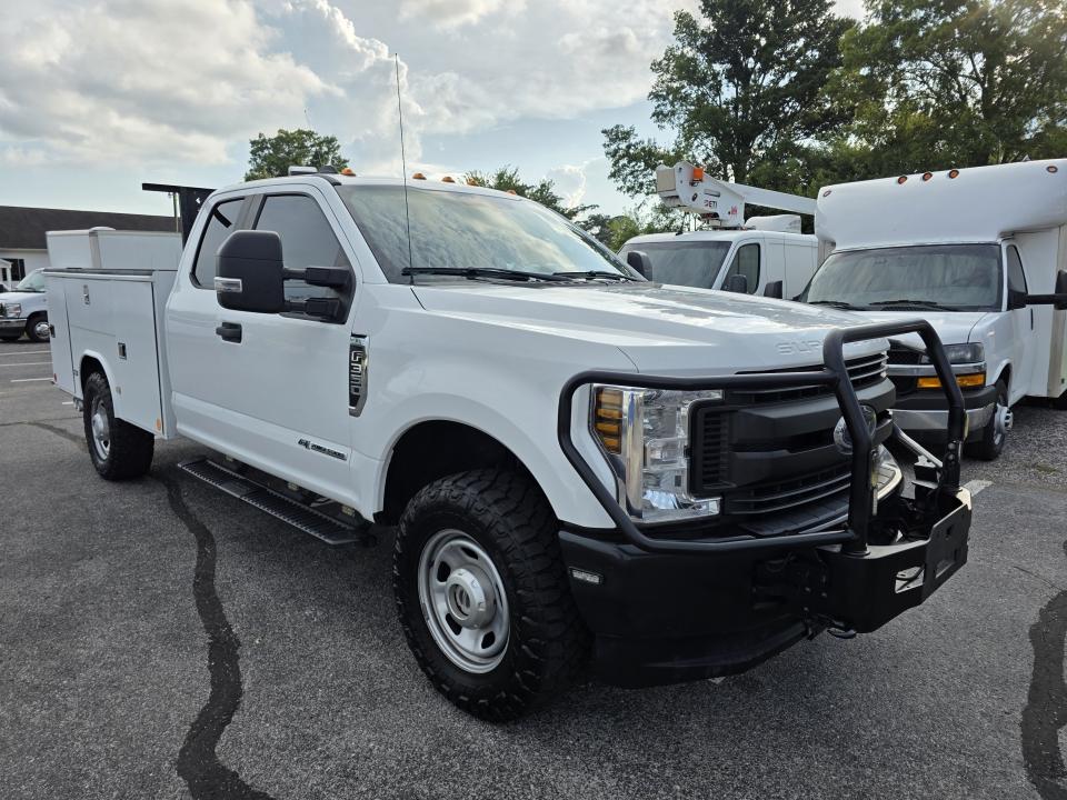 ford f-350 super duty chassis cab 2019 1FD8X3FT8KEF86403 image ford f-350 super duty chassis cab 2019 1FD8X3FT8KEF86403 image